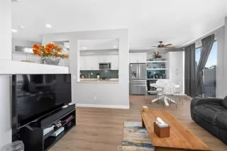 Photo #6: OC23187957 Listing 