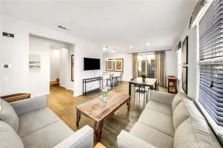 Photo #6: OC23188096 Listing