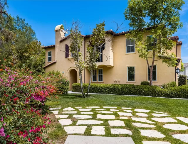 MLS: OC23188233 Condo For Sale