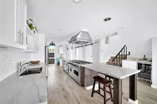 Photo #4: OC23188836 Listing 