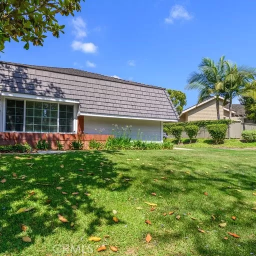 MLS: OC23188895 Condo For Sale