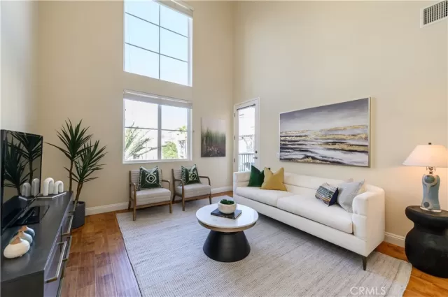 MLS: OC23188992 Condo For Sale