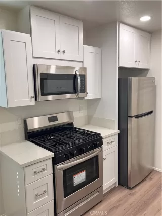 Photo #2: OC23189106 Listing 