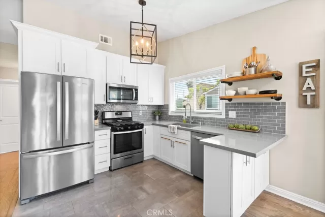 MLS: OC23189148 Condo For Sale