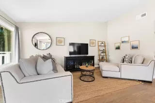 Photo #6: OC23189148 Listing 