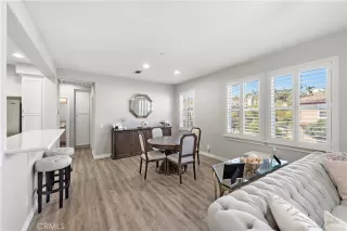 Photo #4: OC23189196 Listing 