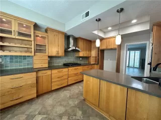 Photo #6: OC23189625 Listing 