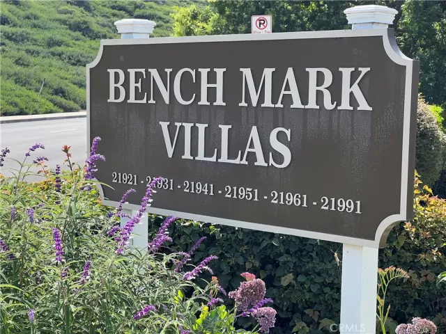 MLS: OC23189633 Condo For Sale