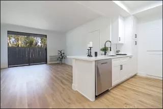 Photo #6: OC23189837 Listing 