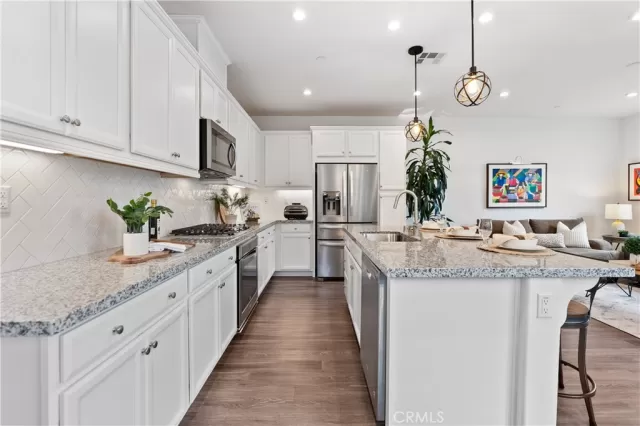 MLS: OC23189944 Condo For Sale