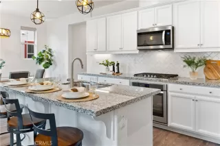 Photo #3: OC23189944 Listing