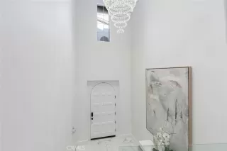 Photo #3: OC23190030 Listing 