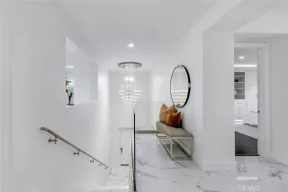 Photo #4: OC23190030 Listing 