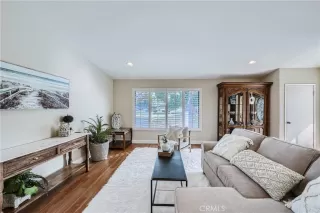 Photo #4: OC23190049 Listing