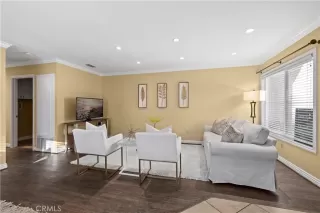 Photo #2: OC23190060 Listing