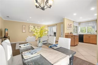 Photo #4: OC23190060 Listing