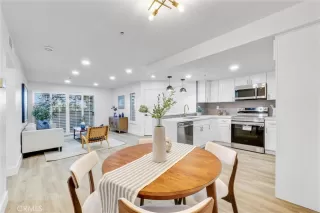 Photo #3: OC23190073 Listing 