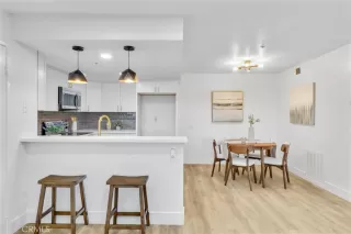 Photo #4: OC23190073 Listing 