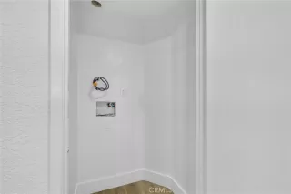 Photo #6: OC23190073 Listing 