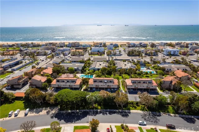 MLS: OC23190380 Condo For Sale