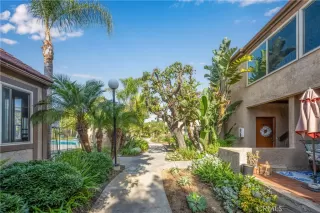 Photo #2: OC23190380 Listing 