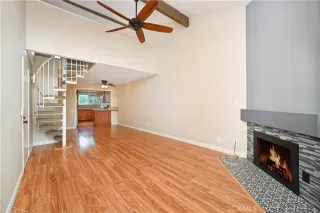 Photo #4: OC23190380 Listing 