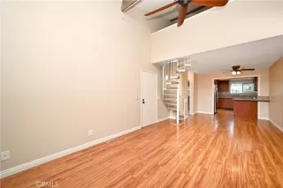 Photo #5: OC23190380 Listing 