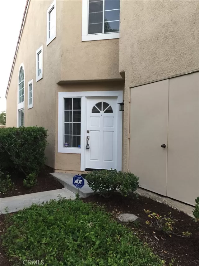 MLS: OC23190509 Condo For Sale