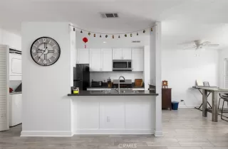 Photo #3: OC23190689 Listing 