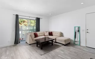 Photo #6: OC23190689 Listing 