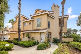 Photo #3: OC23190753 Listing 