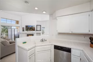 Photo #6: OC23190753 Listing 