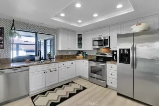 Photo #6: OC23190858 Listing 