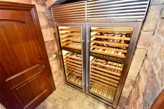 Photo #4: OC23190989 Listing 