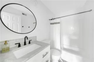 Photo #4: OC23191056 Listing 