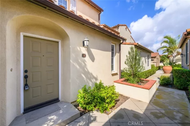 MLS: OC23191078 Condo For Sale