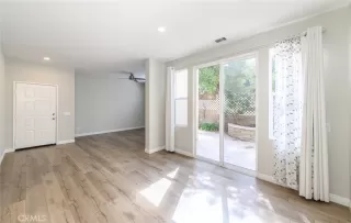 Photo #5: OC23191078 Listing 