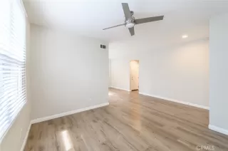 Photo #6: OC23191078 Listing 