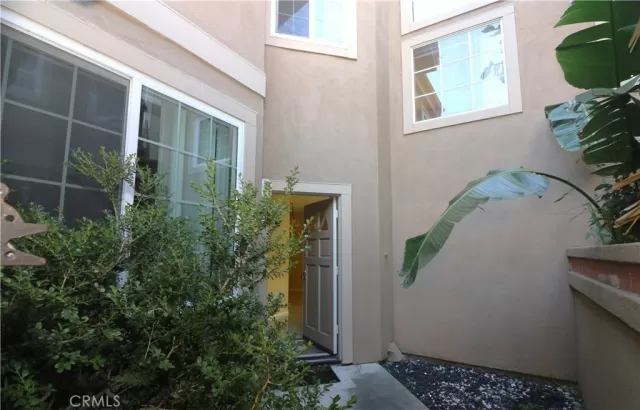 MLS: OC23191246 Condo For Sale