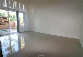 Photo #5: OC23191246 Listing 