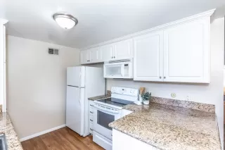 Photo #6: OC23191248 Listing