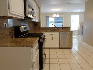 Photo #4: OC23191569 Listing 