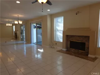 Photo #6: OC23191569 Listing 