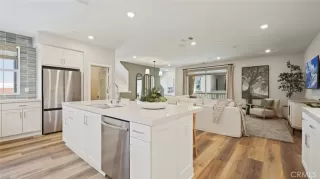 Photo #1: OC23191634 Listing 