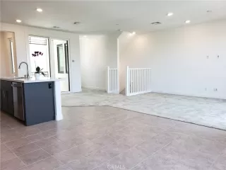 Photo #2: OC23191811 Listing 