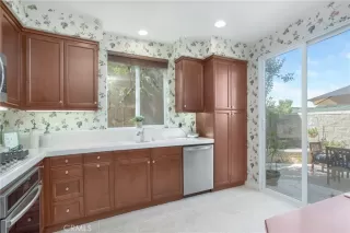 Photo #5: OC23192007 Listing 