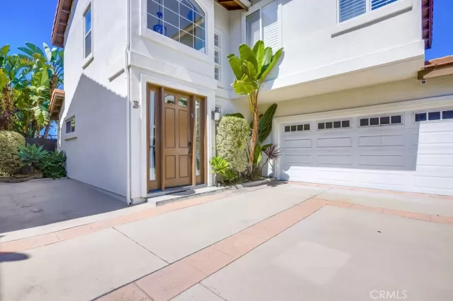 MLS: OC23192041 Condo For Sale