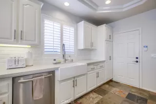 Photo #4: OC23192041 Listing 