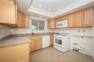 Photo #2: OC23192077 Listing 