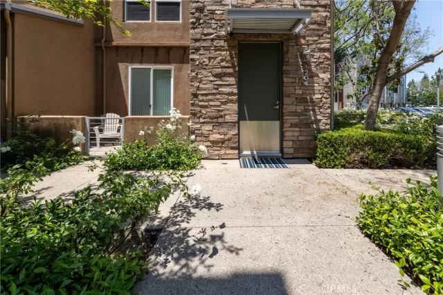 MLS: OC23192446 Condo For Sale